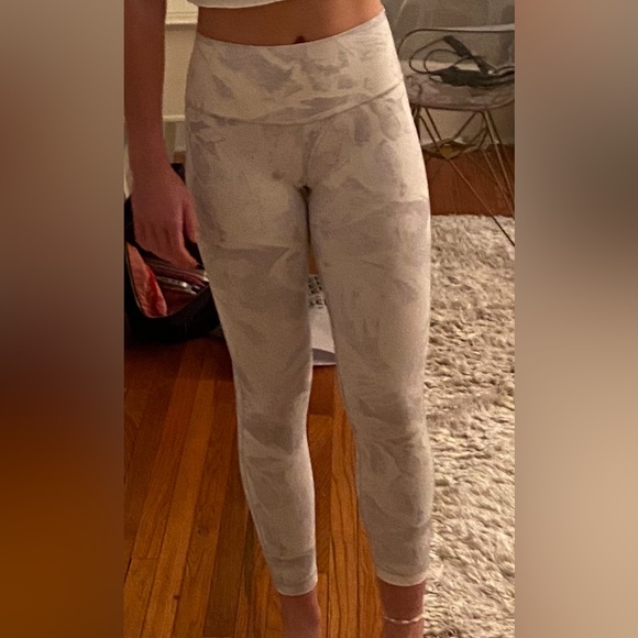 Wunder Under Lululemon Leggings - Picture 5 of 5